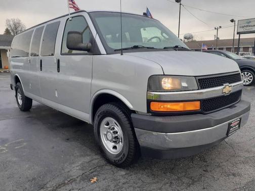2017 Chevrolet Express 3500 LT