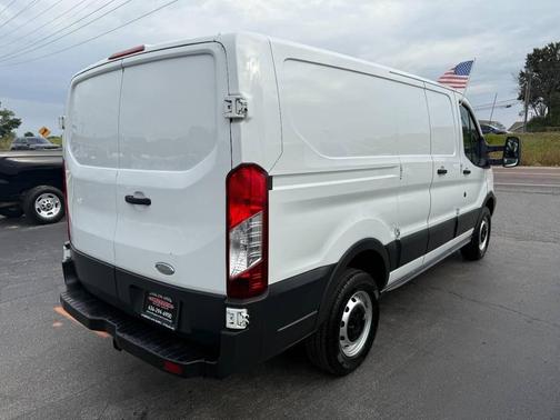 2015 Ford Transit-250 Base