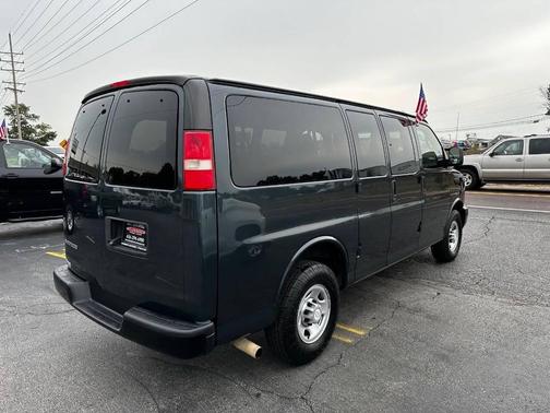 2017 Chevrolet Express 2500 LS