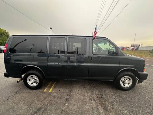 2017 Chevrolet Express 2500 LS