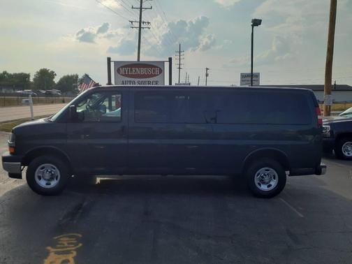 2017 Chevrolet Express 3500 LT