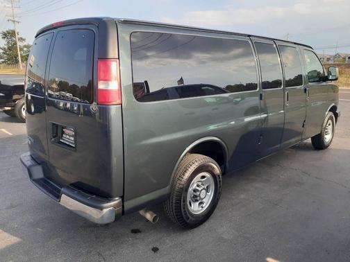 2017 Chevrolet Express 3500 LT