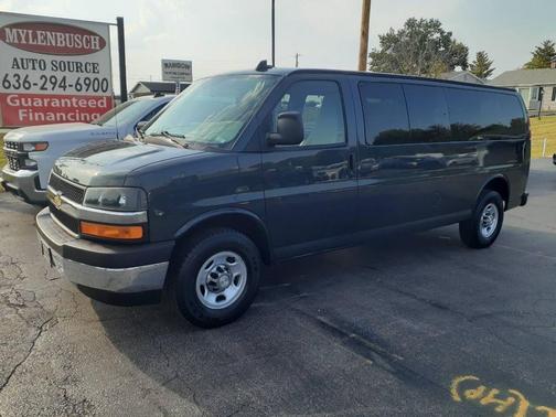 2017 Chevrolet Express 3500 LT