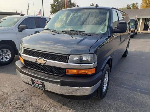 2017 Chevrolet Express 3500 LT