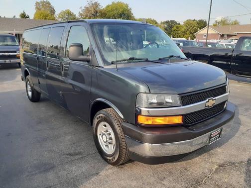 2017 Chevrolet Express 3500 LT