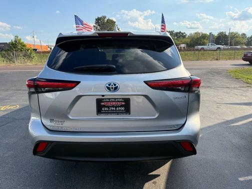 2022 Toyota Highlander Hybrid XLE