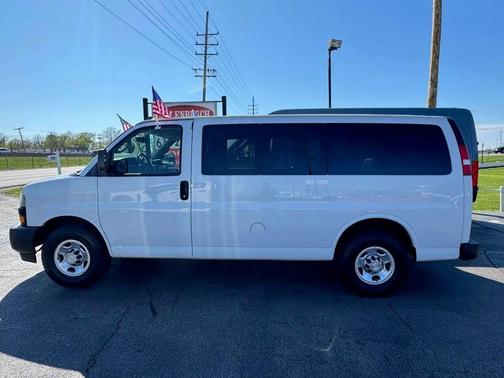 Summit White 2018 Chevrolet Express 2500 LS