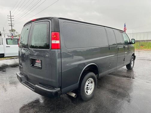 Gray 2017 Chevrolet Express 3500 3500 3dr Extended Cargo Van