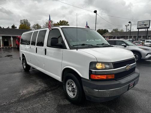 2017 Chevrolet Express 3500 LT