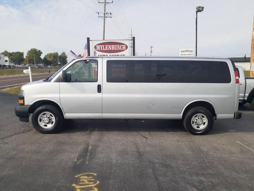 2020 Chevrolet Express 3500 LS 3500 3dr Extended Passenger Van