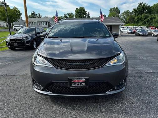 2020 Chrysler Pacifica Touring 4dr Mini Van