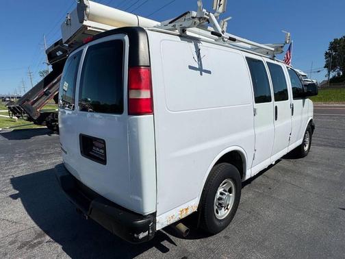White 2011 Chevrolet Express 2500 LT