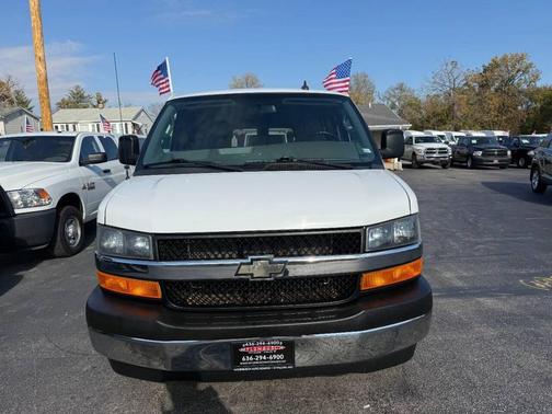 2017 Chevrolet Express 3500 LT