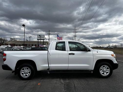 2017 Toyota Tundra SR