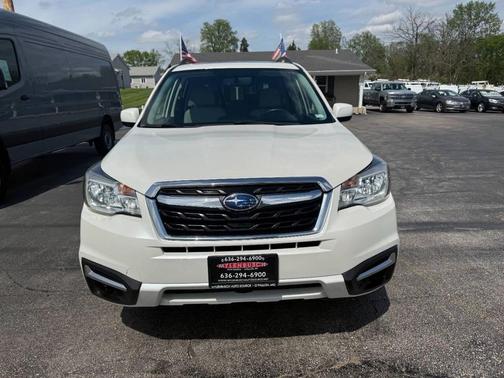 White 2018 Subaru Forester 2.5i Premium