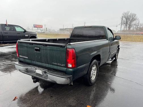 2004 Chevrolet Silverado 1500 LS