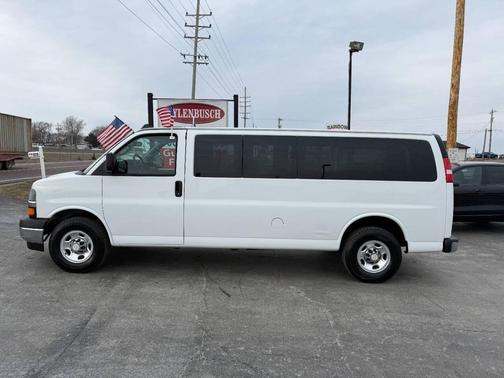 2017 Chevrolet Express 3500 LT