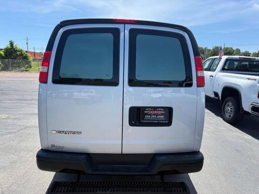Silver Ice Metallic 2019 Chevrolet Express 2500 Work Van
