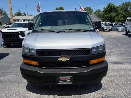 Silver Ice Metallic 2019 Chevrolet Express 2500 Work Van