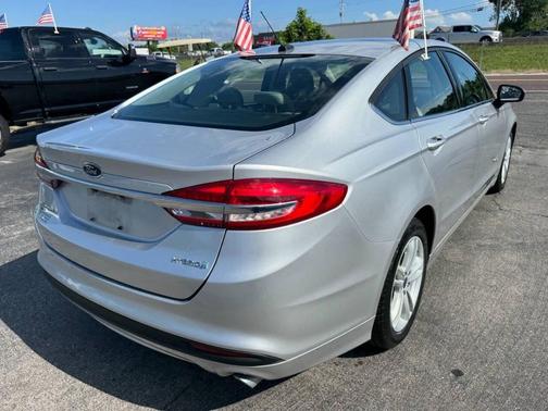 Silver 2018 Ford Fusion Hybrid SE