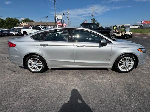 Silver 2018 Ford Fusion Hybrid SE