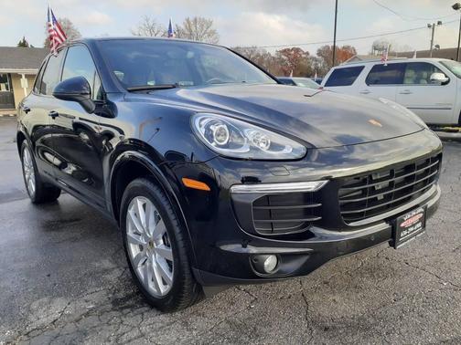 2017 Porsche Cayenne Platinum Edition