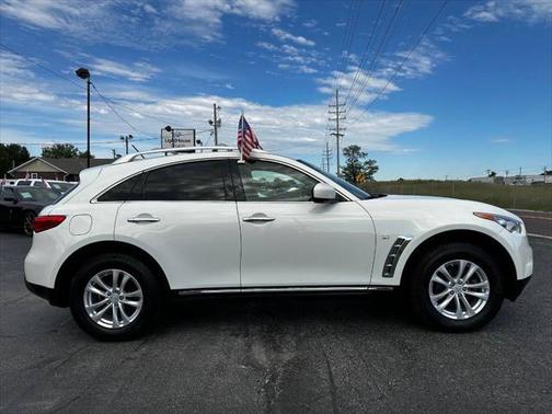 2014 INFINITI QX70 Base