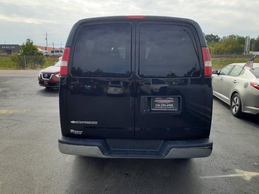 2017 Chevrolet Express 3500 LT