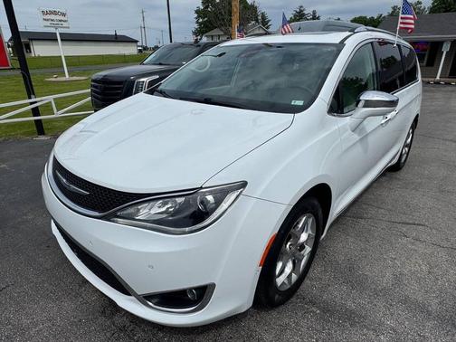 Bright White Clearcoat 2018 Chrysler Pacifica Limited