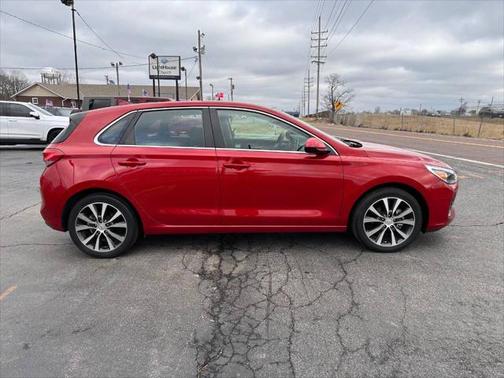 2020 Hyundai Elantra GT Base