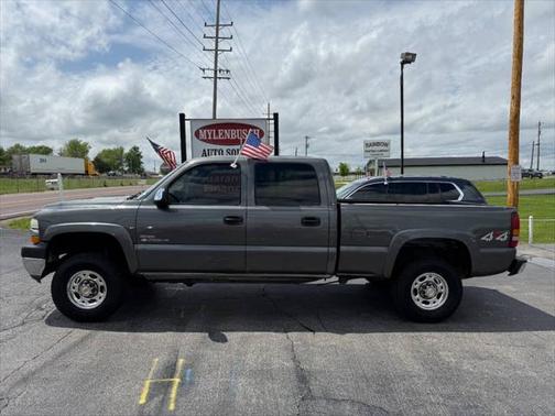 2002 Chevrolet Silverado 2500 LS H/D Crew Cab