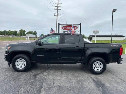 Black 2017 Chevrolet Colorado WT