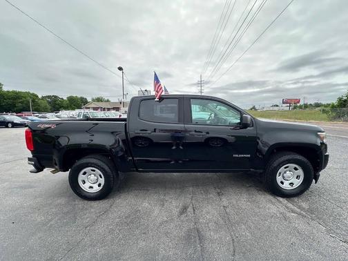 Black 2017 Chevrolet Colorado WT