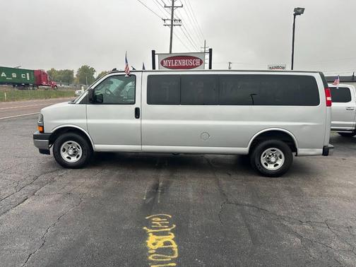 2017 Chevrolet Express 3500 LT