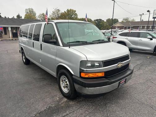 2017 Chevrolet Express 3500 LT