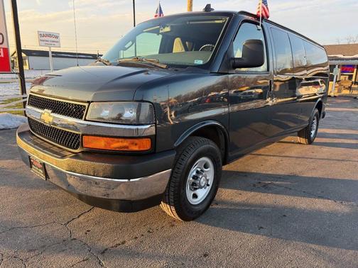 2017 Chevrolet Express 3500 LT