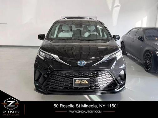 Midnight Black Metallic 2022 Toyota Sienna XSE 7 Passenger