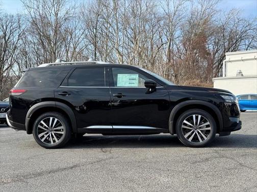 2025 Nissan Pathfinder Platinum 4WD