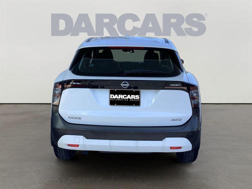 2025 Nissan Kicks S