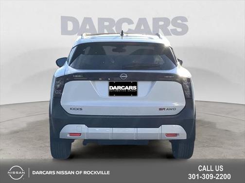 2025 Nissan Kicks SR