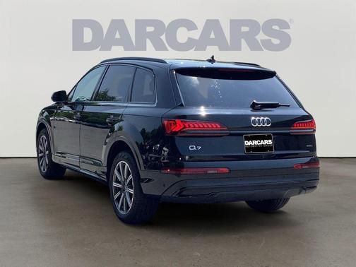 2023 Audi Q7 45 Premium Plus