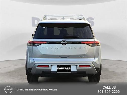 2025 Nissan Pathfinder SL 4WD