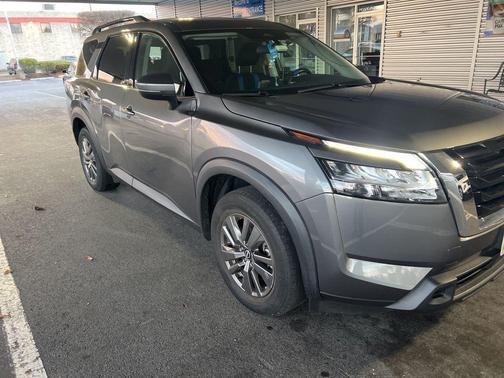2022 Nissan Pathfinder SV 4WD