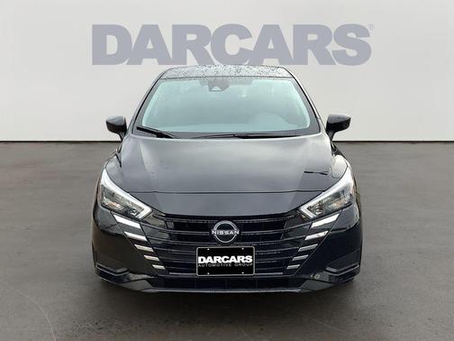 Super Black 2025 Nissan Versa 1.6 SV