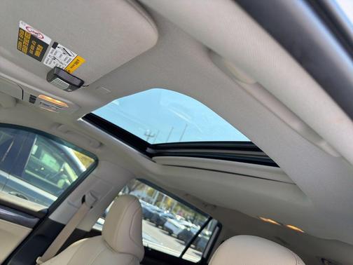 Wind Chill Pearl 2022 Toyota Highlander Limited