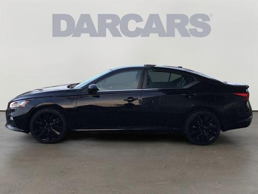 Super Black Clearcoat 2022 Nissan Altima SR Intelligent AWD
