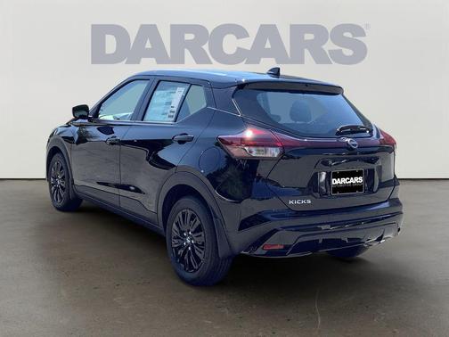 2025 Nissan Kicks S