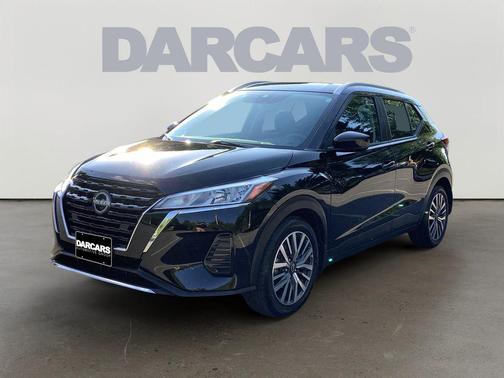 Super Black 2024 Nissan Kicks SV