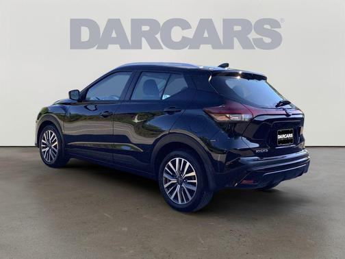 Super Black 2024 Nissan Kicks SV