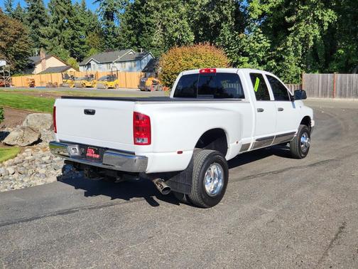 2006 Dodge Ram 3500 4dr Quad Cab 160.5 DRW 4WD SLT